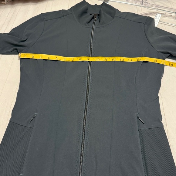 Athleta Shanti Jacket Stretch Size Medium EUC - Picture 5 of 7